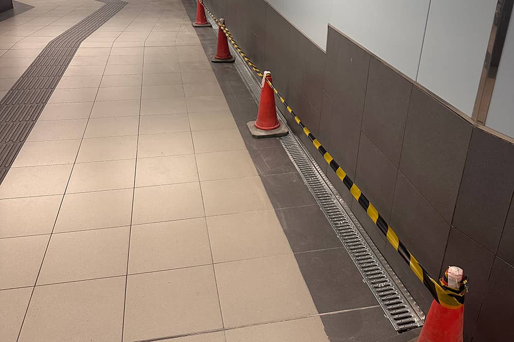 instalación de canal drenaje